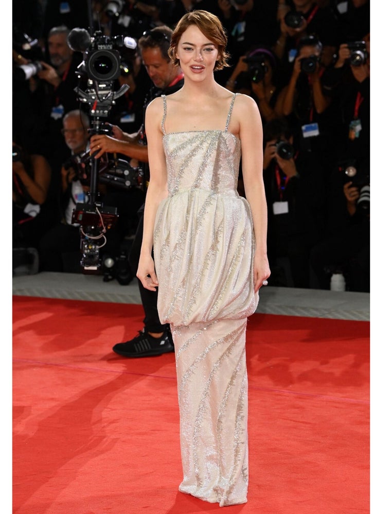 Emma Stone con un vestido de Vuitton.