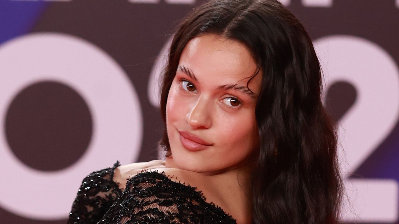 Rosalía habla de su noviazgo con Hunter Schafer: «La libertad es lo que me guía» - La Voz de Galicia