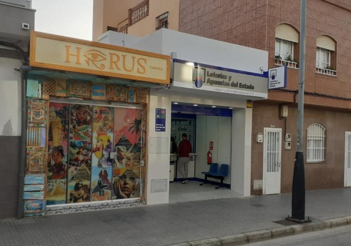 Administración de Lotería de Tarifa donde se ha sellado el boleto premiado con 'El Millón' de EuroMillones
