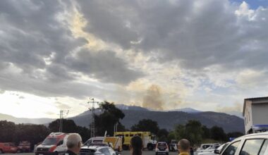 una quincena de vecinos se atrinchera en un pueblo de Cáceres