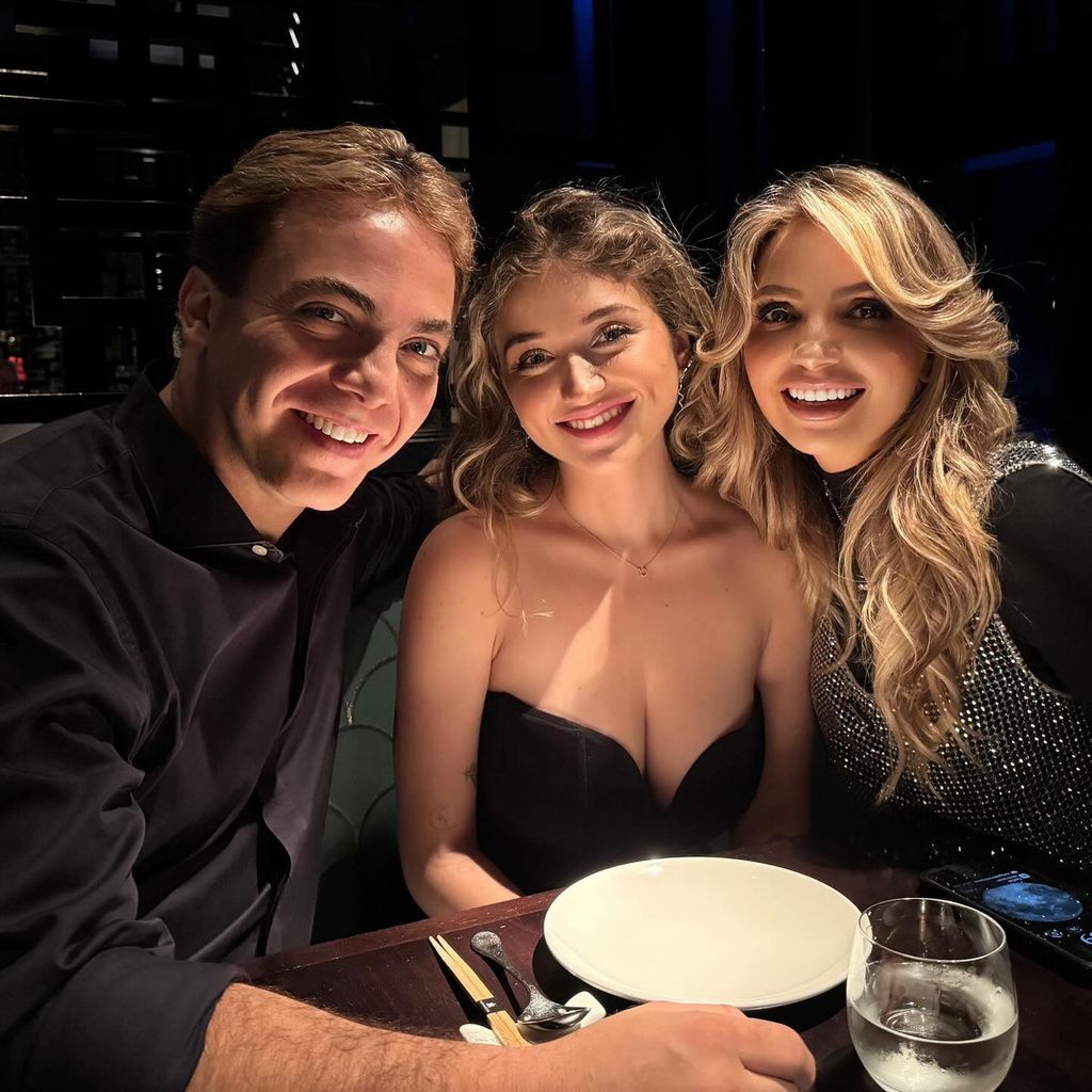 Cristian Castro, Fernanda Castro y Angélica Rivera