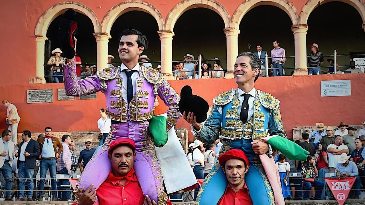 Los Diegos, Silveti y Sánchez salen a hombros en Cañadas de Obregón