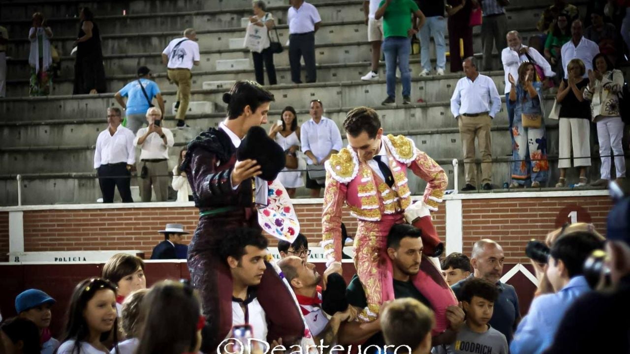 Ginés Marín y Diego García a hombros en Sanse