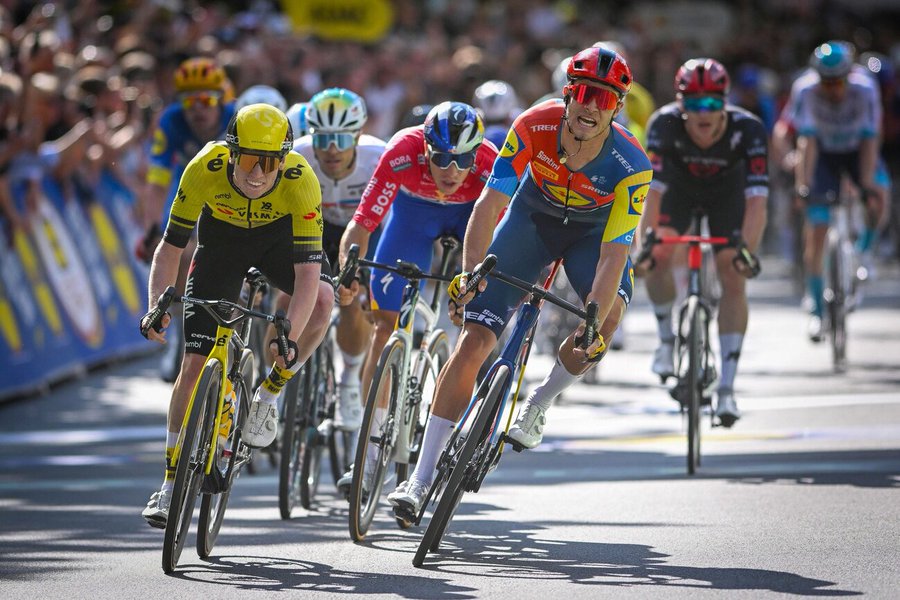1ª Tour Alemania: Brennan bate a Milan