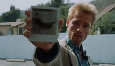 Pausa 'Memento' a la hora y 30 minutos para descubrir un fotograma oculto que desvela el final en un abrir y cerrar de ojos - Noticias de cine