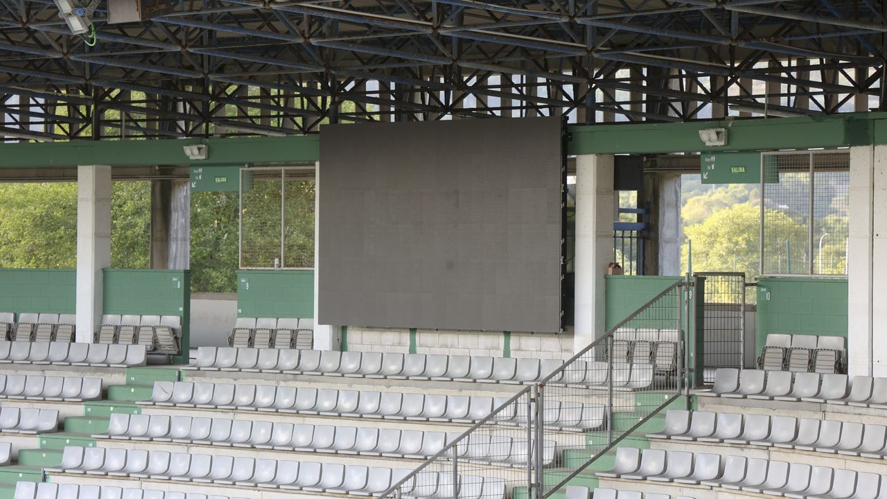 El campo de fútbol de A Malata ya dispone de videomarcadores