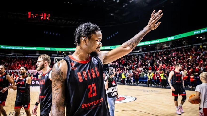 Continúa la errancia de Steven Enoch