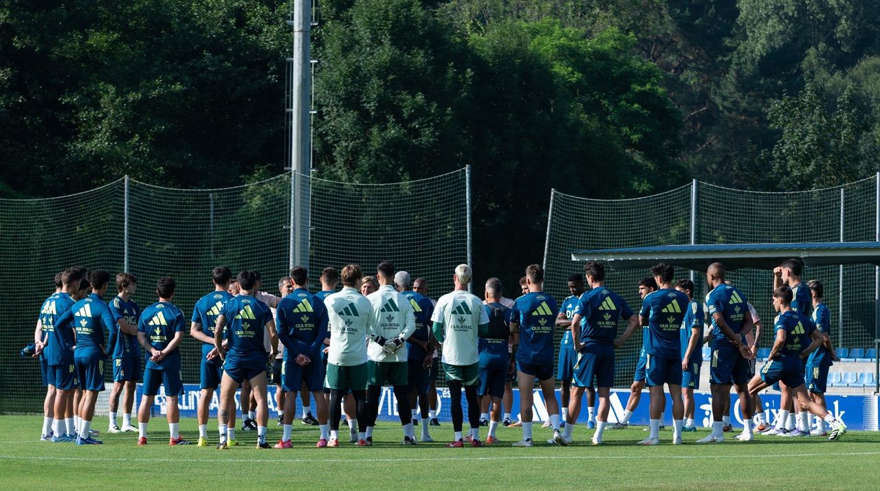 El Real Oviedo ya prepara en El Requexón el debut ante el Villarreal: Hassan, recuperado - La Voz de Asturias