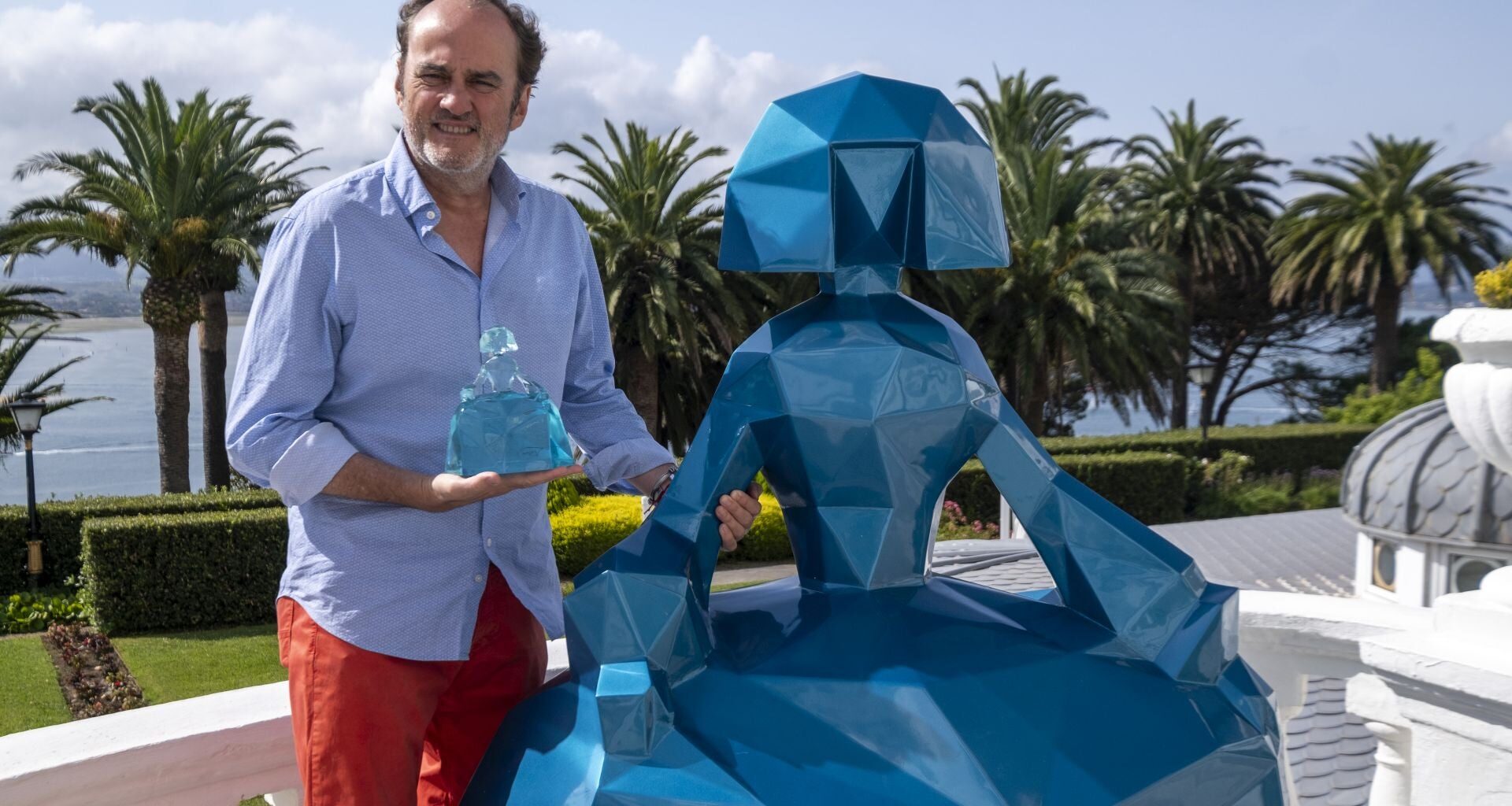 «El arte tiene que ser algo que enriquezca nuestro entorno, que haga sonreír a la gente»