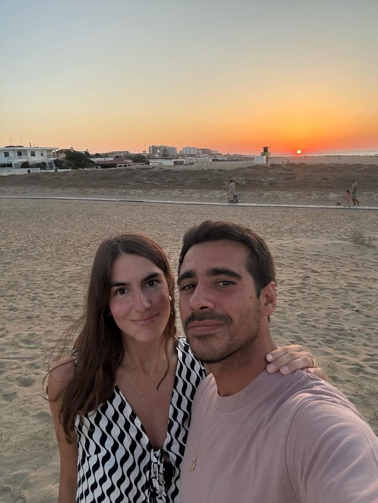 Alberto Herrera y Blanca Llandres disfrutan en Sanlúcar de Barrameda de su último verano de solteros