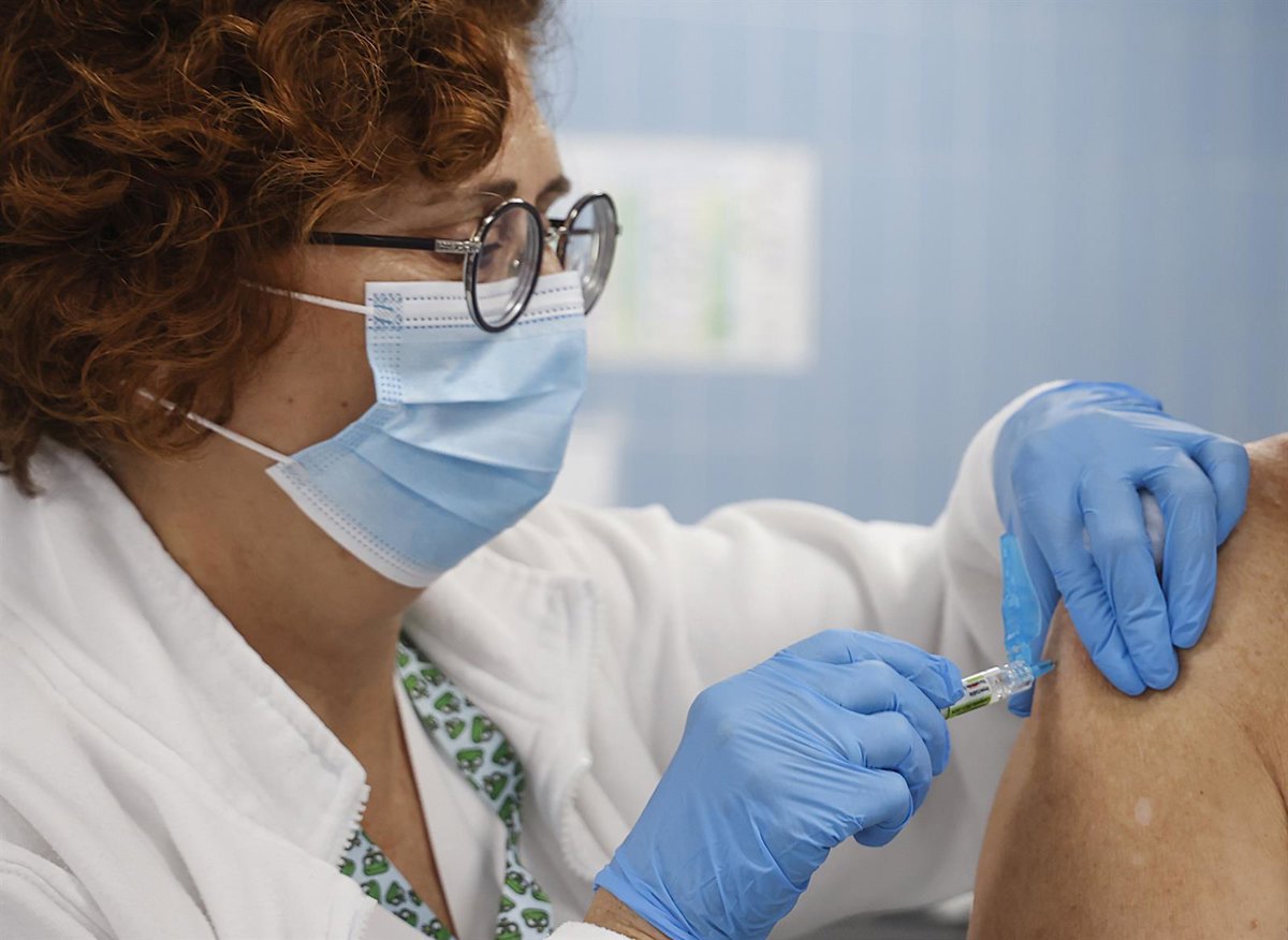 La Generalitat Valenciana vacunará "por primera vez" este otoño a las personas mayores vulnerables frente al VRS