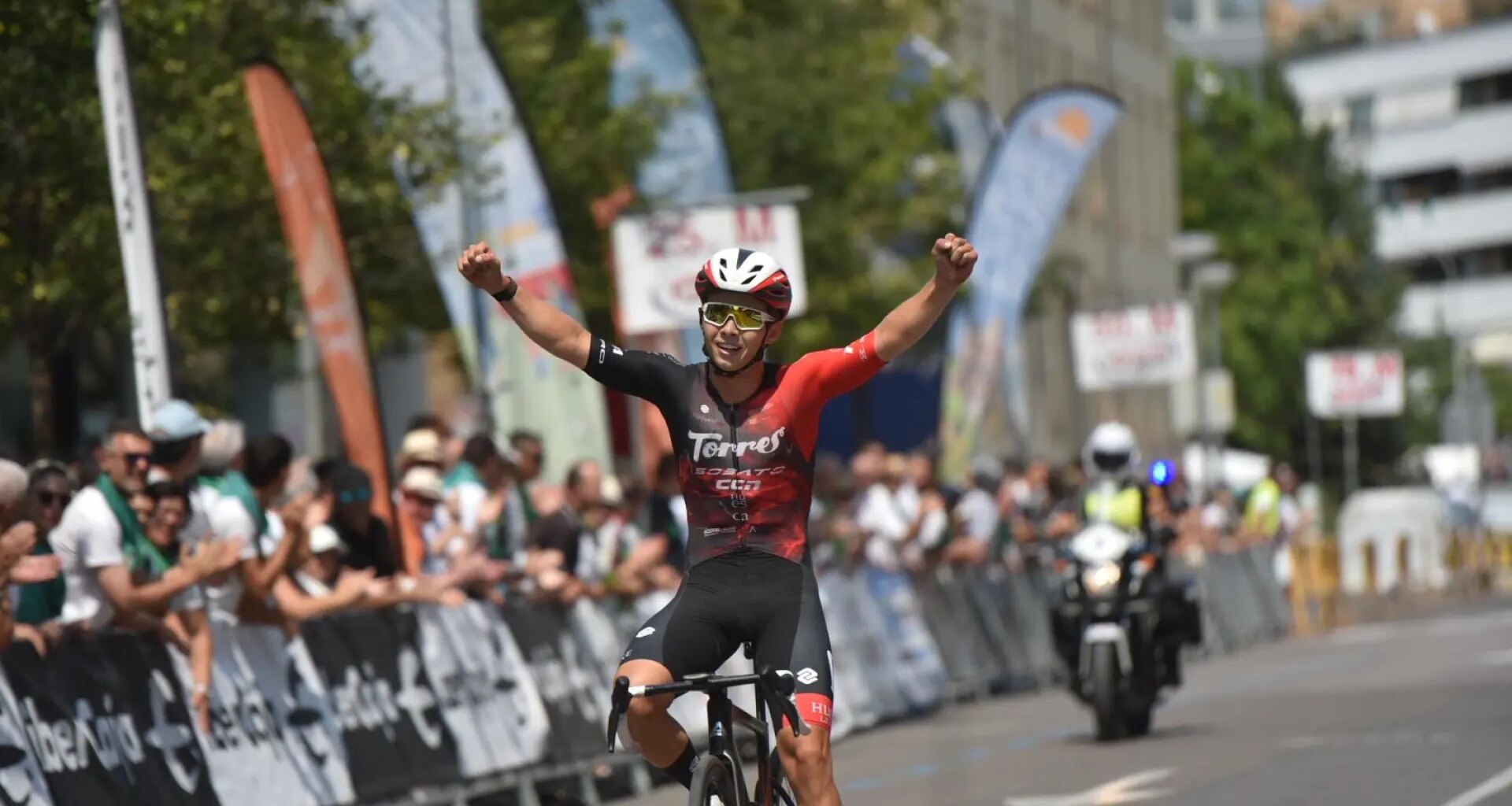 Frederiksen y Bosch, reyes de la velocidad en el Gran Premio San Lorenzo de ciclismo