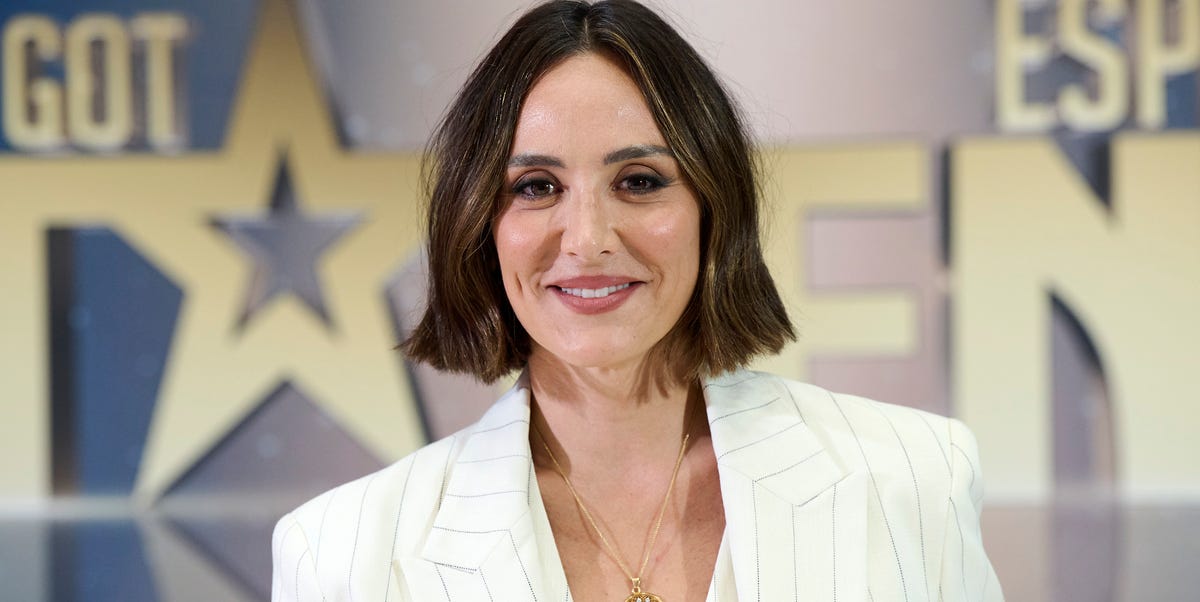 Tamara Falcó recupera la blusa bordada que ya adelantó hace años su madre, Isabel Preysler