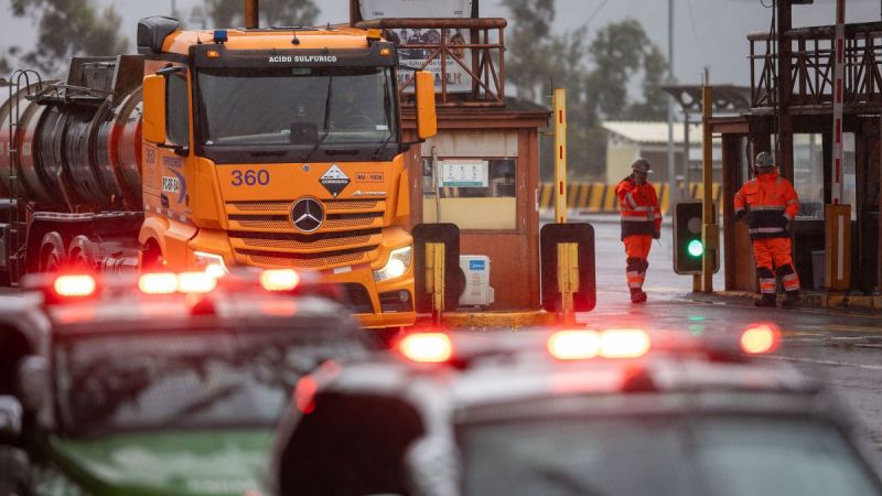 Encuentran otros cuatro cuerpos en una mina que colapsó en Chile y continúa la búsqueda de un trabajador desaparecido