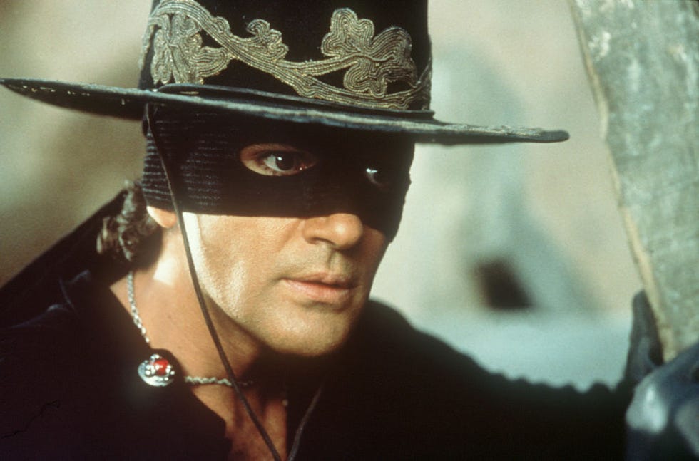 (original caption) antonio banderas alias alejandro murrieta / zorro. (photo by ronald siemoneit/sygma/sygma via getty images)