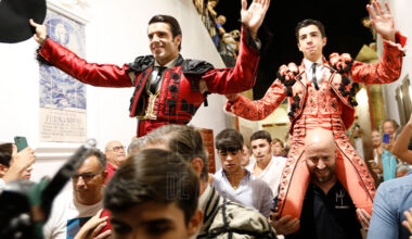Emilio de Justo debuta con tres orejas en Antequera y sale a hombros con el valiente Marco Pérez - El Sol de Antequera | Periódico