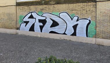 Vuelven a pintar el grafiti de SFDK que eliminó el Ayuntamiento de Sevilla en Pino Montano