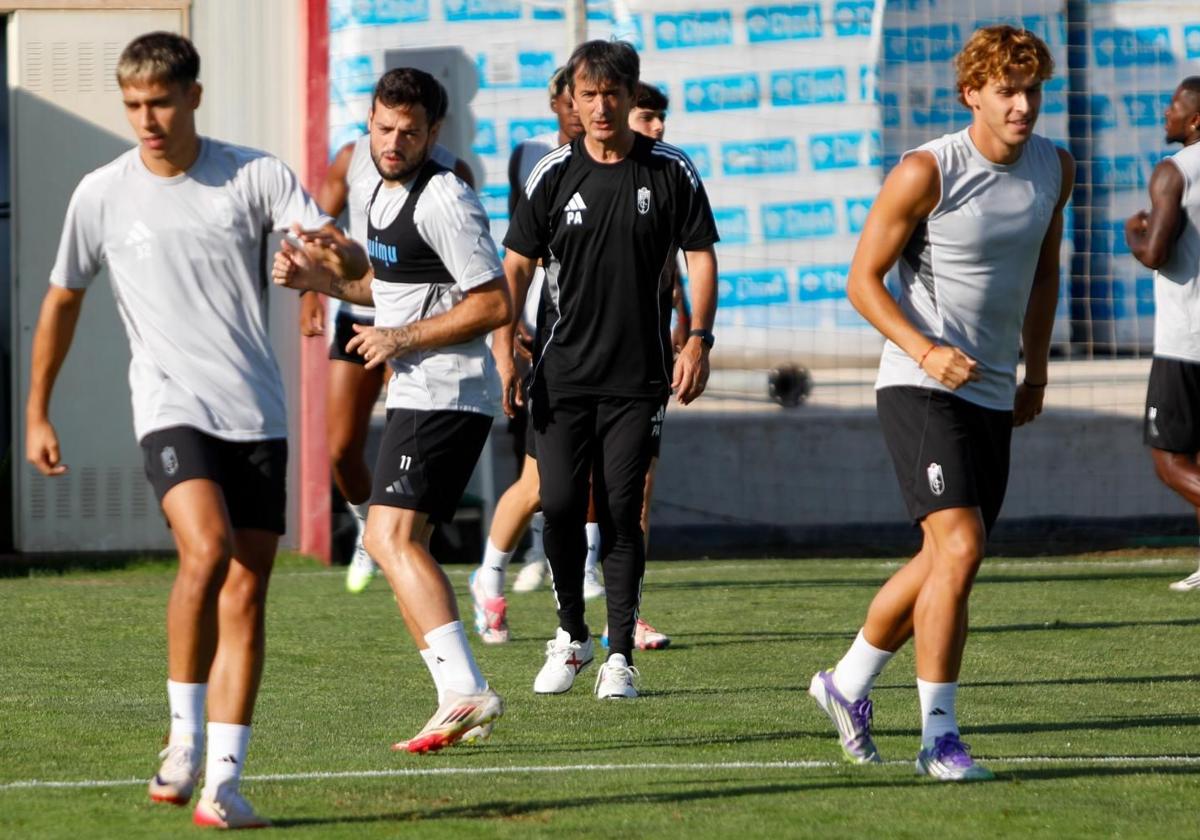 El Granada empieza a preparar su presentación sin Weissman, Trigueros ni Alemañ