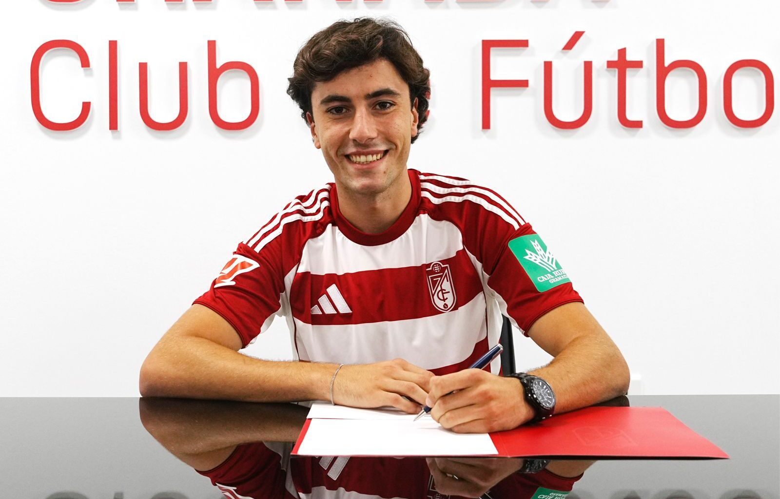 Oficial: el Granada confirma a Diego Hormigo