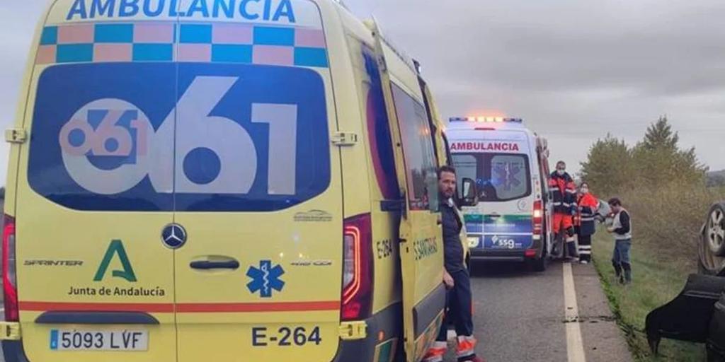 Cortada la A-471 en Lebrija por un accidente múltiple, que obliga al traslado en helicóptero de algunos heridos