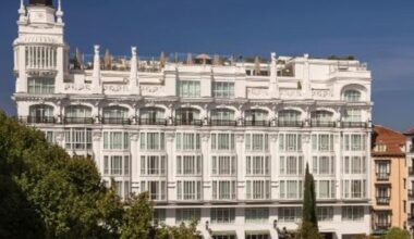 El hotel ME Reina Victoria de Madrid pone a la venta muebles de lujo a precios reducidos