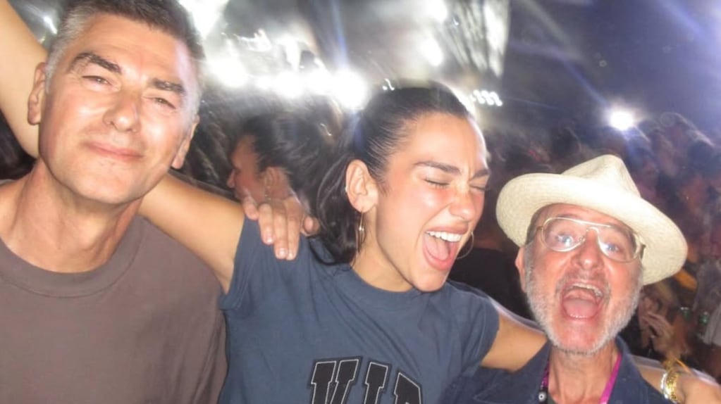 Dua Lipa invitó a su papá al escenario y cantaron juntos: el video del emotivo momento
