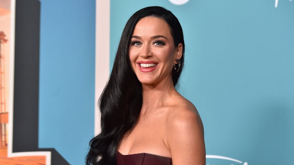 Katy Perry invitó a una fan a cantar, pero se desmayó al subir al escenario