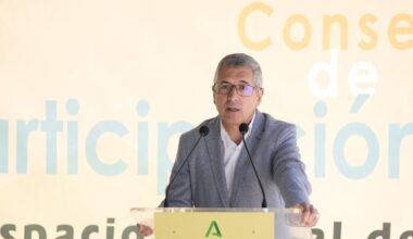 El Gobierno justifica la ausencia de Pedro Sánchez en las zonas incendiadas para «no interferir» en la extinción