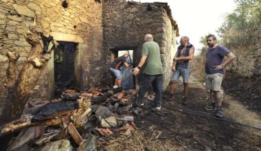 Desalojos y vecinos confinados en Agolada por un incendio que lleva calcinadas 300 hectáreas