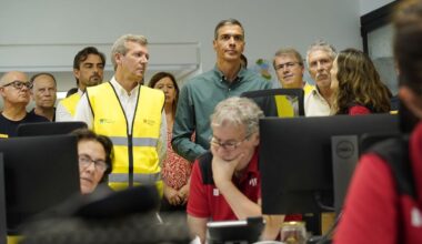 Sánchez promete más medios del Estado para frenar la ola incendiaria: «Vamos a hacer todo y más» - La Voz de Galicia
