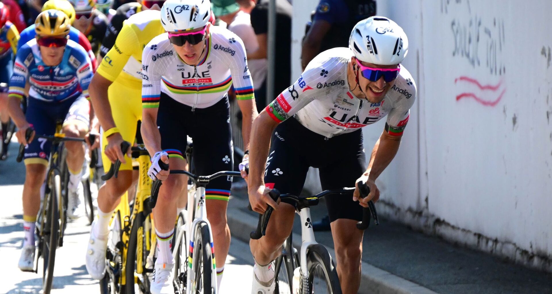 Vuelta a España 2025 | Joao Almeida disuelve cualquier atisbo de rivalidad con Juan Ayuso y respalda a Tadej Pogacar: "Es normal que sufra esa fatiga"