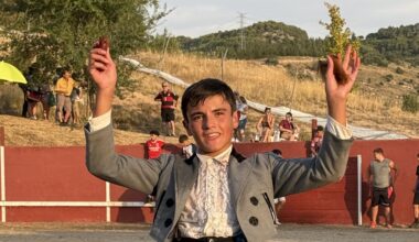 Izán Alonso, lágrimas de gloria en su primera puerta grande en Cuenca