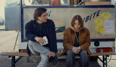 Tres críticas de cine: «Baja de paternidad», «Devuélvemela» y «Misterioso asesinato en la montaña» - La Voz de Galicia