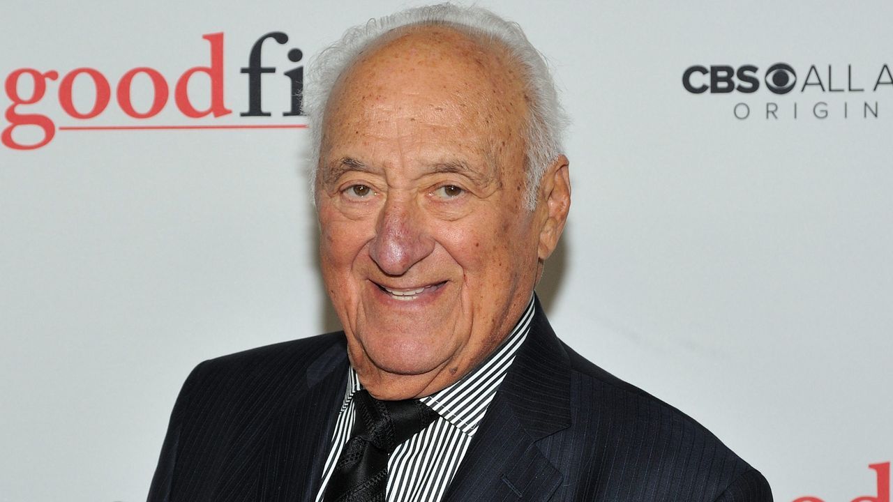 Muere a los 96 años Jerry Adler, actor de series como «Los Soprano» o «The Good Wife» - La Voz de Galicia