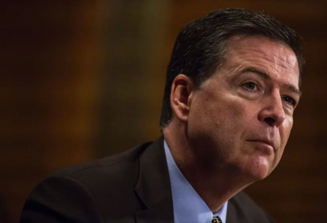 Exdirector del FBI, James Comey.
