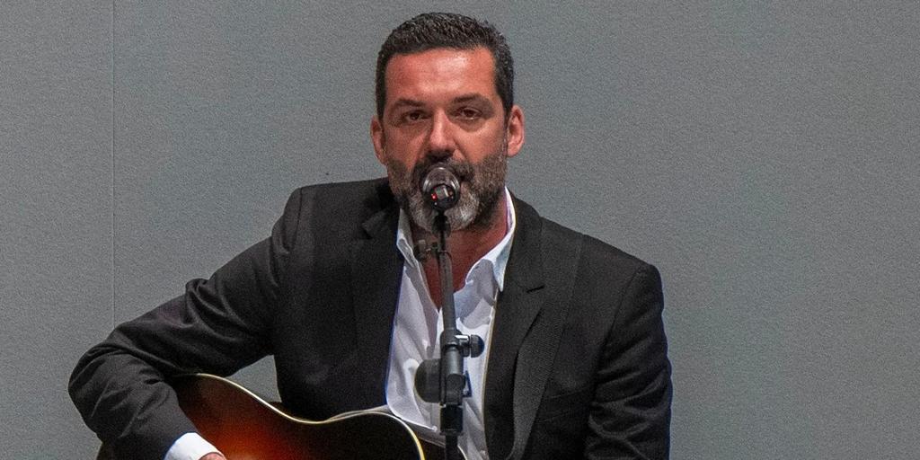 Jaume Anglada, cantante y amigo íntimo del Rey, continúa en la UCI, estable dentro de la gravedad