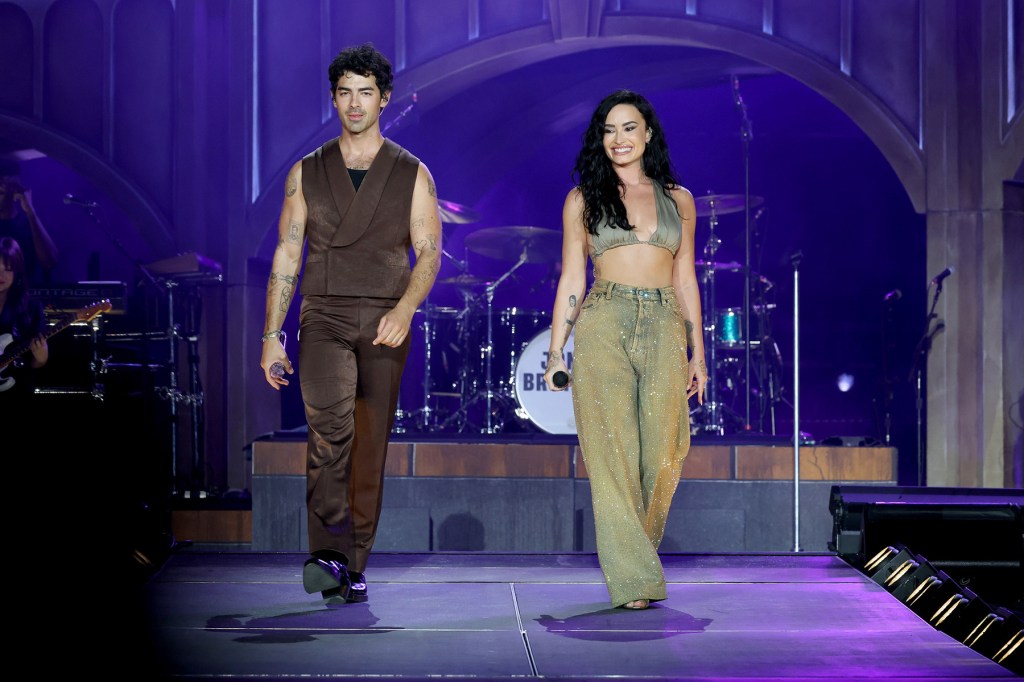 Demi Lovato y Joe Jonas reviven 'Camp Rock' en gira de Jonas Brothers