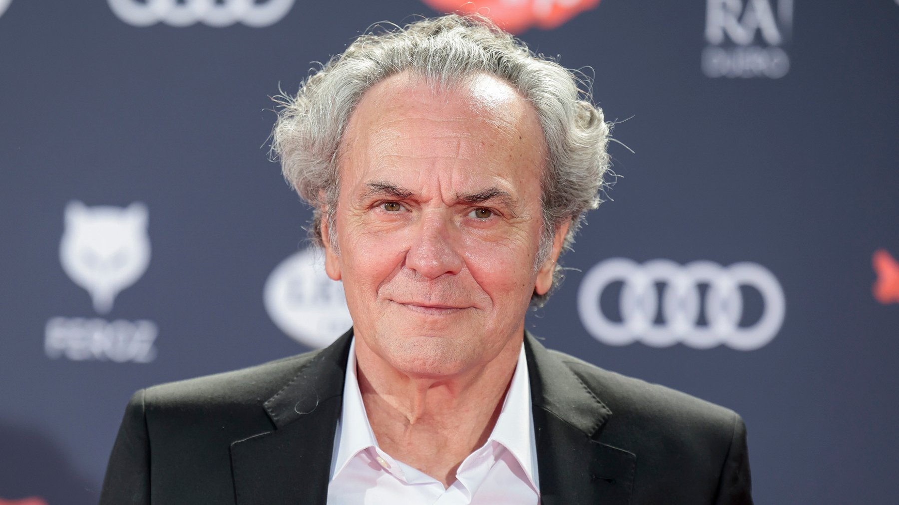 un infarto, dos hijos y varios romances inesperados