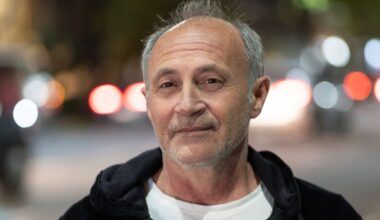 “Una persona que lee un libro completo hoy es un héroe”
