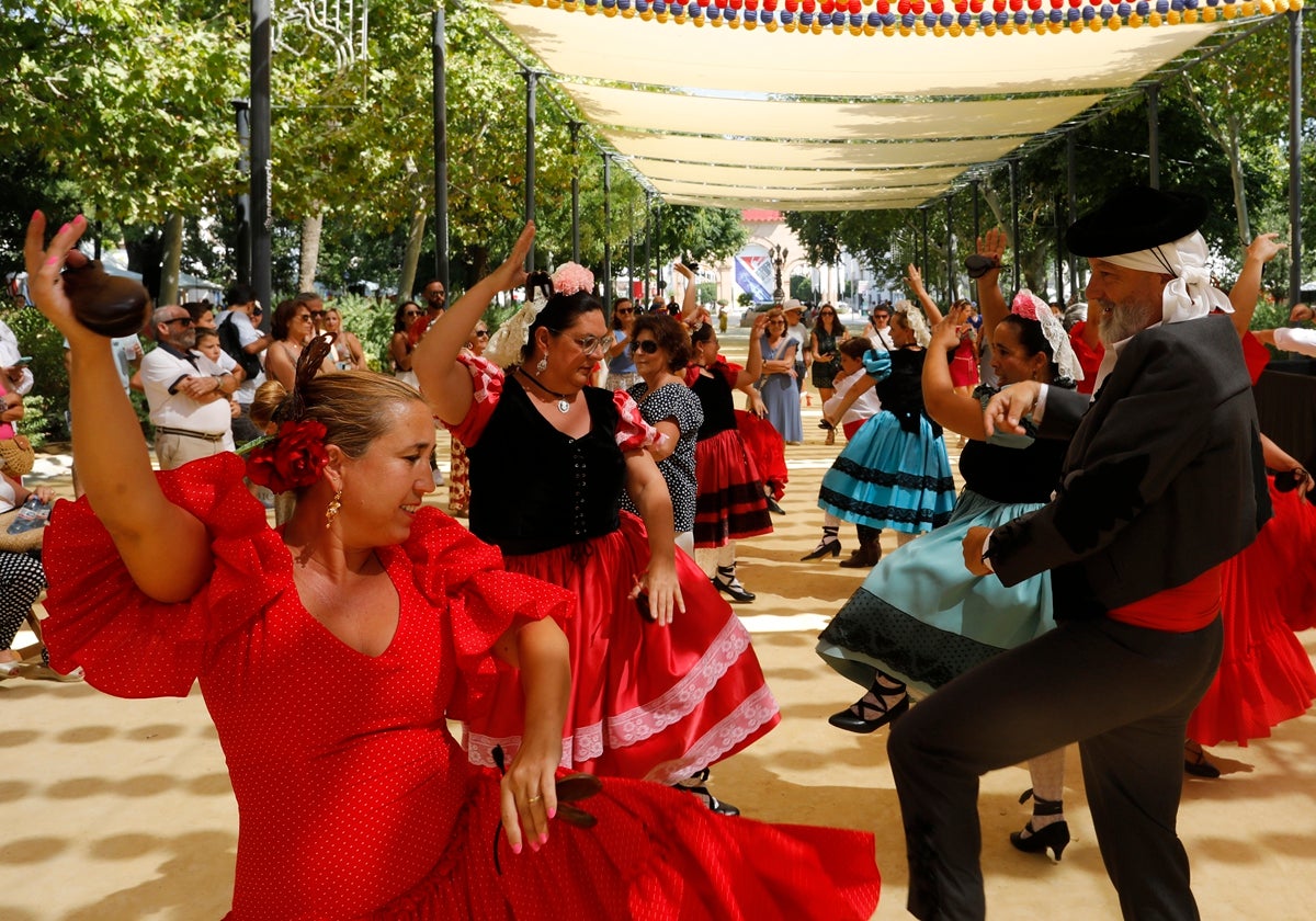 Los verdiales y el baile típico, protagonistas del jueves de feria en Antequera