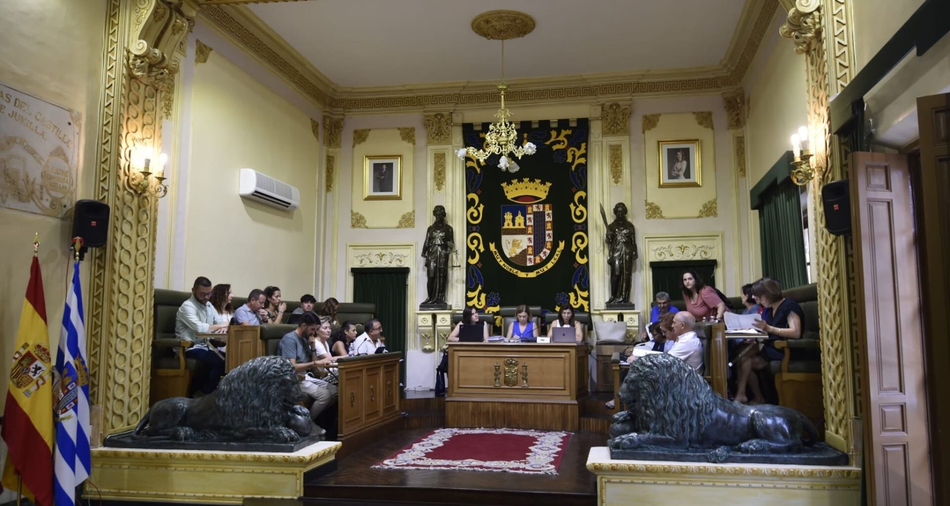 El PP cede de nuevo a las políticas de Vox contra la cultura y tradiciones musulmanas