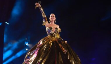 Katy Perry sufre una descarga eléctrica en pleno concierto y muchos fans le dicen que ya es hora de terminar la gira