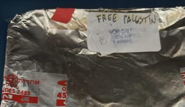 Pasajeros judíos de un vuelo de Iberia reciben su comida con el mensaje «Palestina libre»