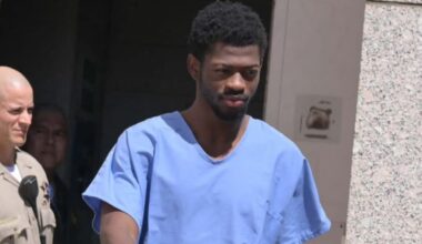 Lil Nas X sale de prisión tras ser acusado de cuatro delitos graves