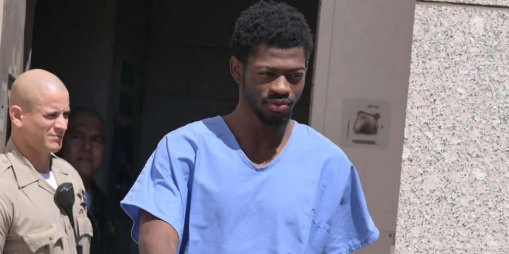 Lil Nas X sale de prisión tras ser acusado de cuatro delitos graves