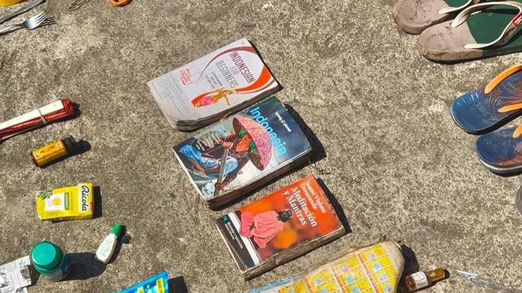 Algunas de pertenencias encontradas de  Mati Múñoz, la turista española desaaprecida en Lombok