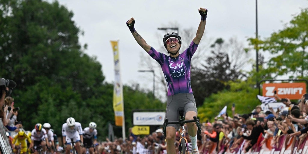 Histórica victoria de etapa de Mavi García en el Tour femenino