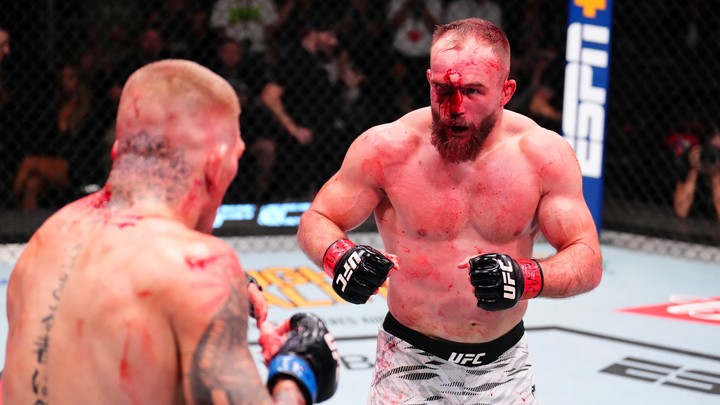 Así quedó Mateusz Rebecki. (@UFC)