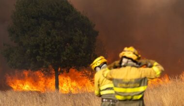 Unos 7.000 evacuados en el incendio que afecta a Zamora y León