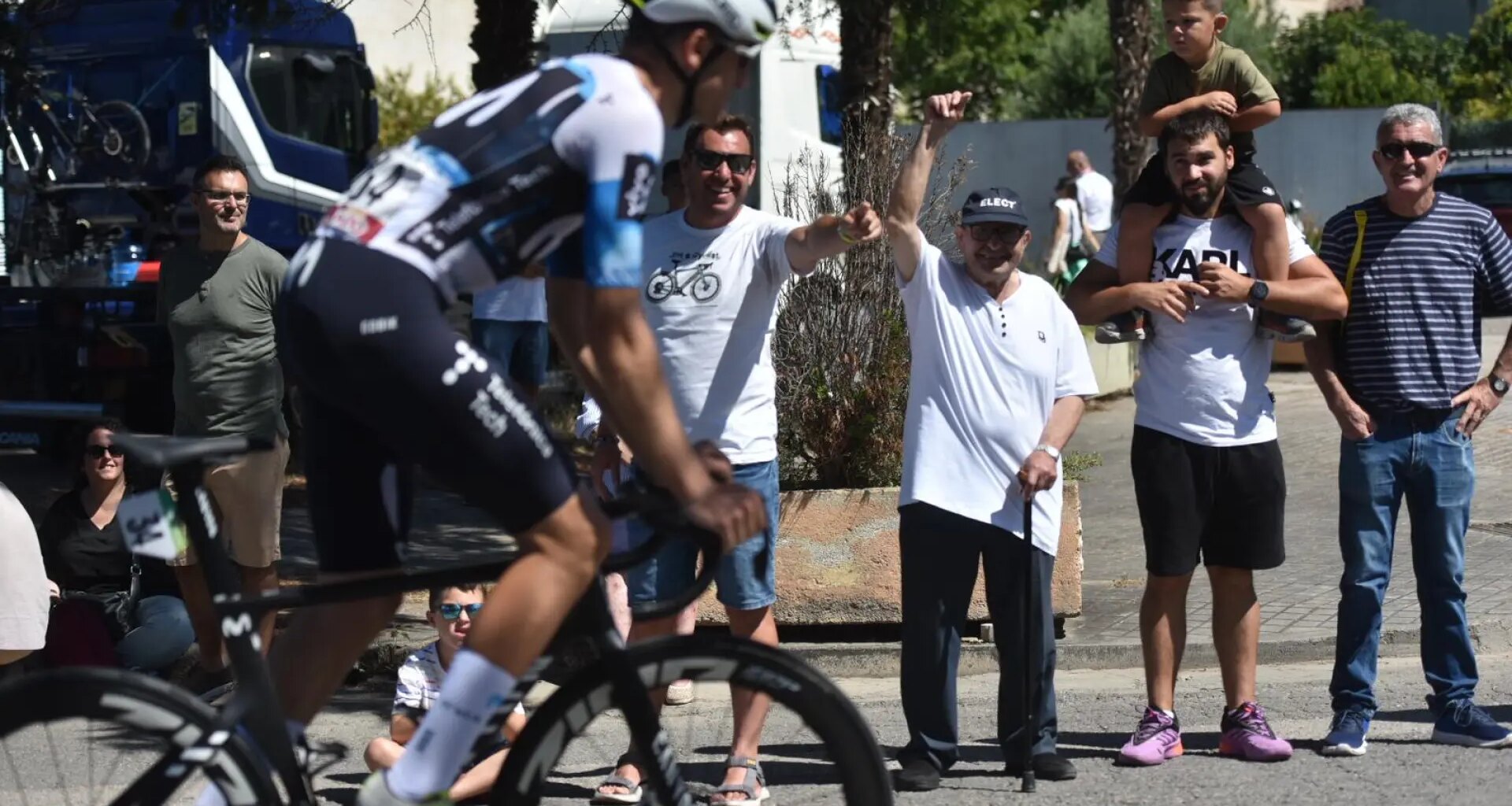 Imágenes: Fotos | Monzón vibra con la salida de la octava etapa de la Vuelta - heraldo.es